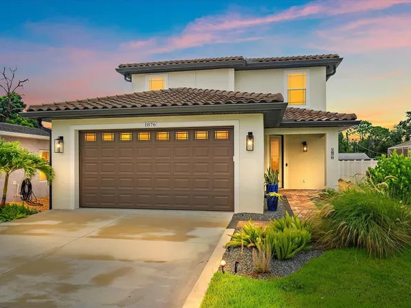1876 Livingstone St, Sarasota, FL 34231