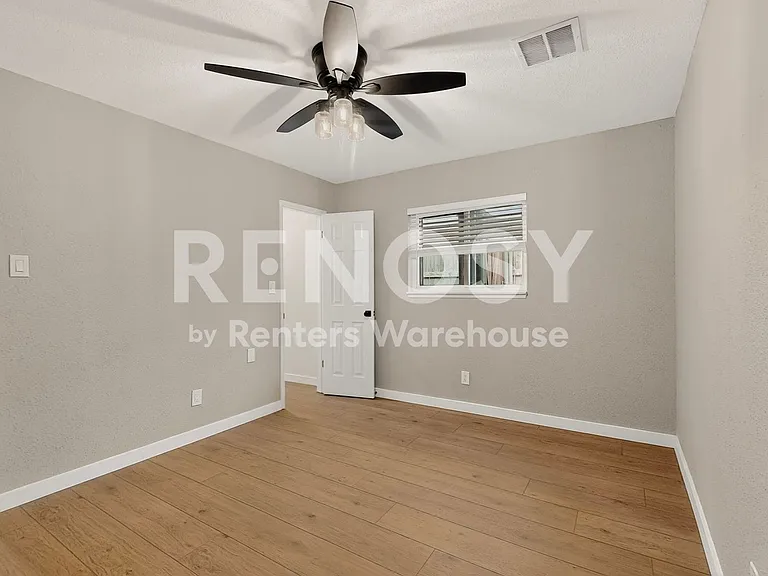 913 Overdowns Dr — Photo 42