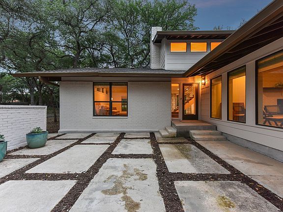 2nd image of 9004 Tara Ln