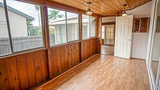 5th image of 818 W Camino Real Ave
