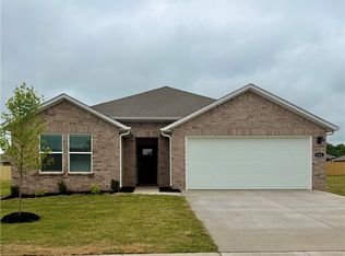 541 Nevada St, Farmington, AR 72730