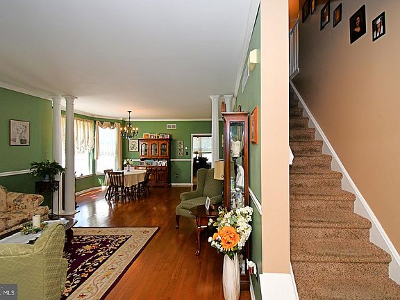 5th image of 9958 Gardenia Ln