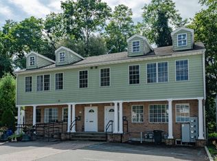 38 Manorhaven Blvd #38, Pt Washington, NY 11050