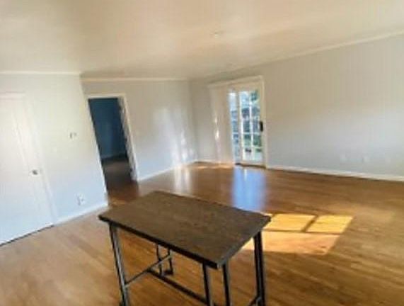 4th image of 803 Bell St