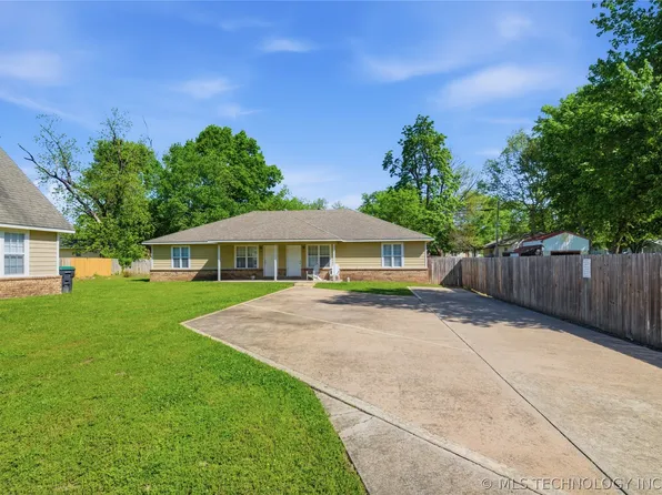 310 York St, Tahlequah, OK 74464