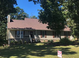704 Edgewood Dr, Anniston, AL 36207