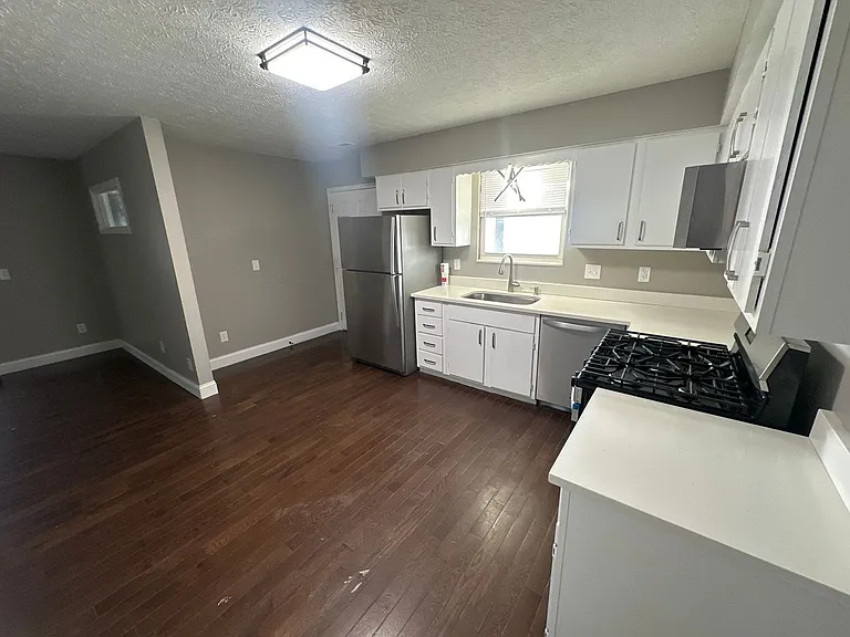 Chittenden Ave 76 MLR — Photo 14
