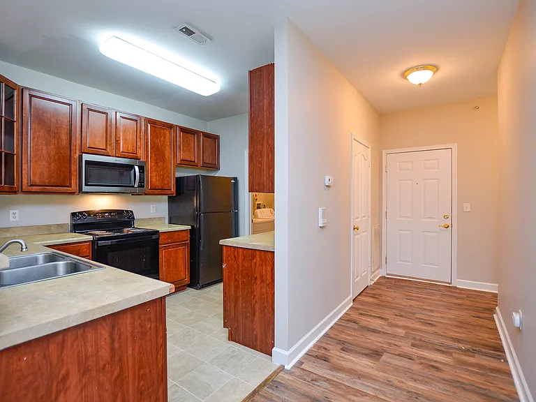 9823 Hyde Glen Ct — Photo 8