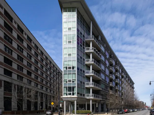 845 N Kingsbury St Unit 412, Chicago, IL 60610