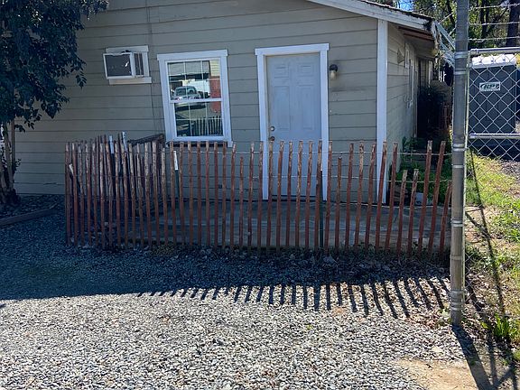 5th image of 54 Cherry Ln #E