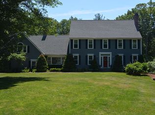 150 Hitching Post Ln, Bedford, NH 03110