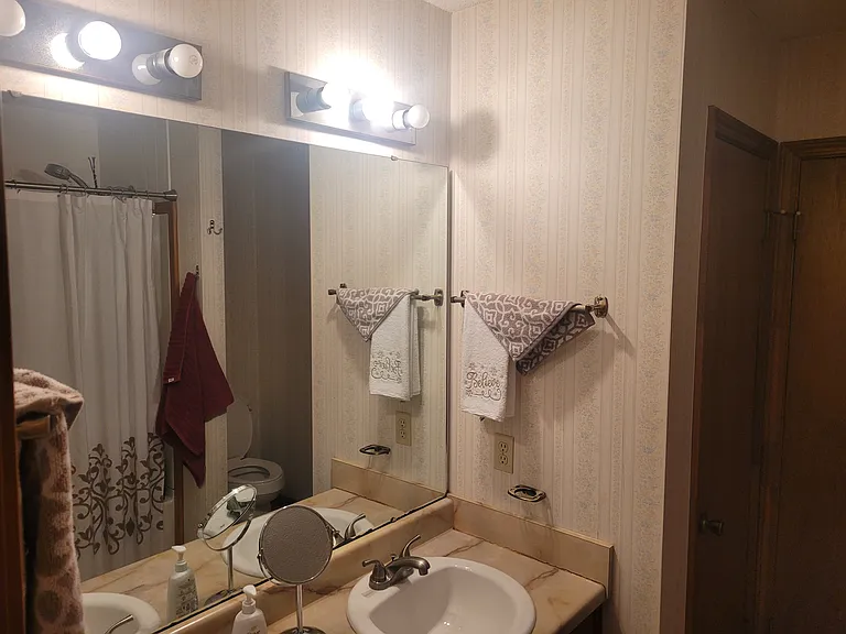 258 Edith Way — Photo 10