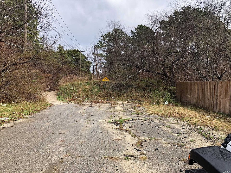 2nd image of 603 Bourdois Ave
