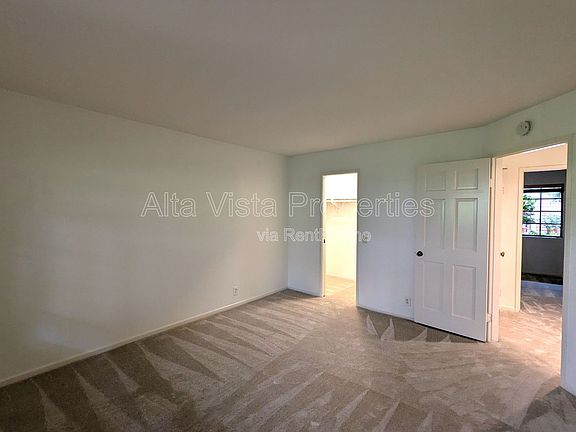 4th image of 8850 Villa La Jolla Dr Unit 204