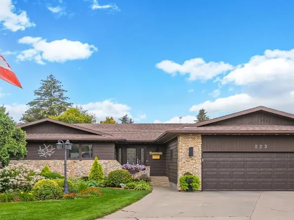 223 Egnatoff CRESCENT, Saskatoon, SK S7K 7S2