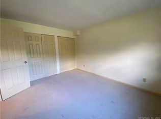 79 Oakwoods #B, Branford, CT 06405