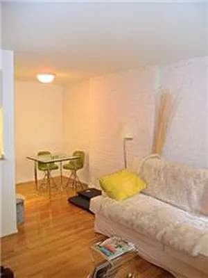 Rented by Living New York | media 73