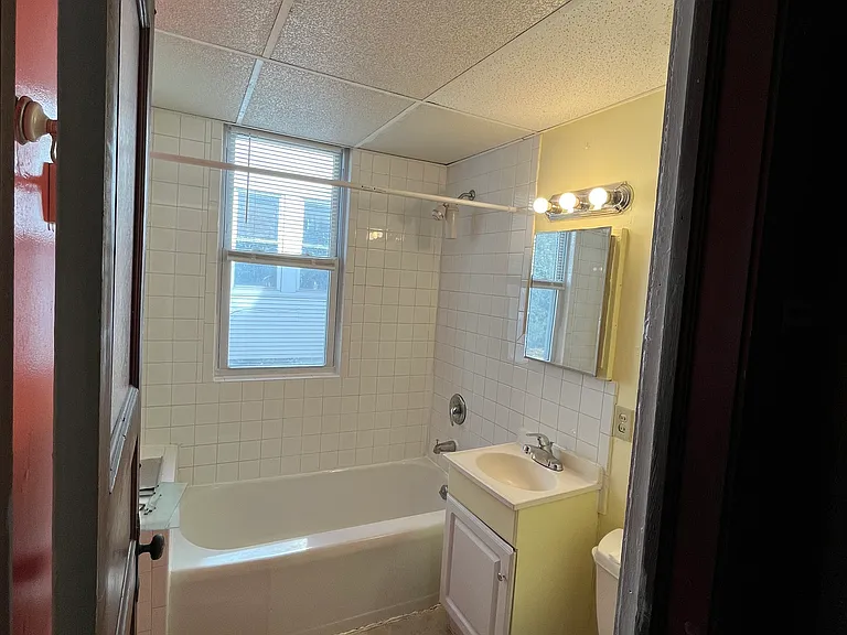 2943 N Newhall St — Photo 13