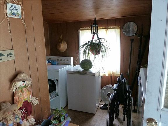 4th image of 502 W Park Ave