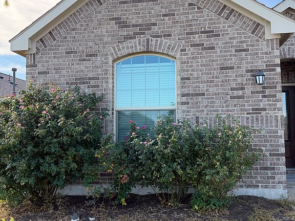 4th image of 1613 Avery Pointe Dr