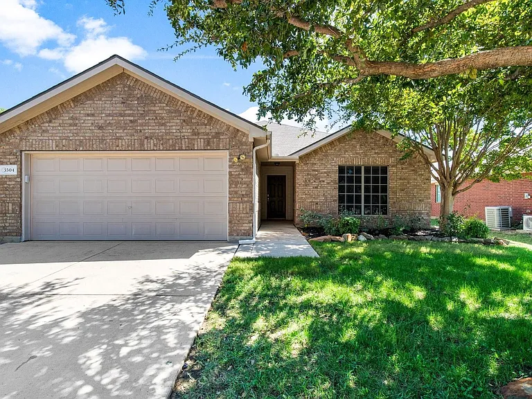 3504 Northpointe Dr — Photo 3