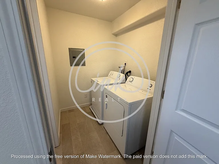 1770 Nichols Ln — Photo 11