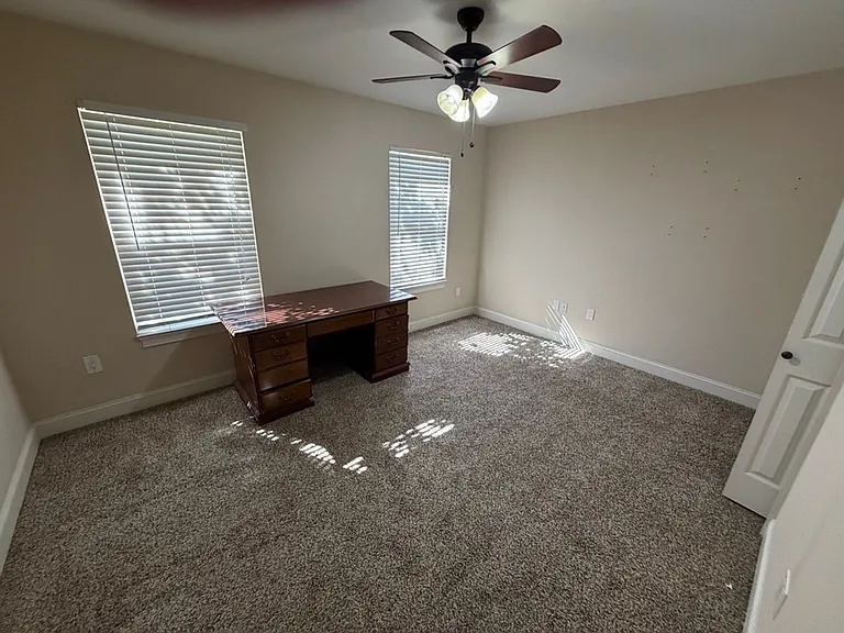 217 Buck Dr NE — Photo 12