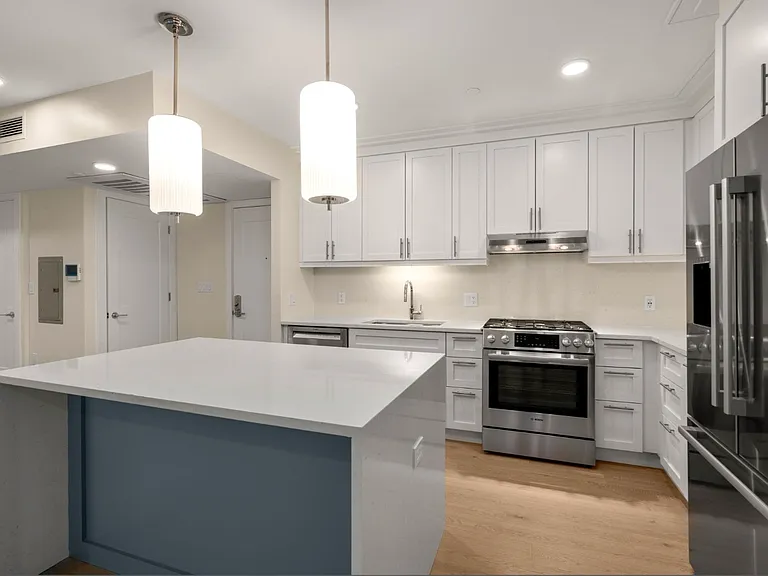 301 Border St #402 — Photo 3