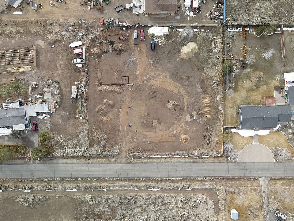 1st image of 3590 Douglas Dr