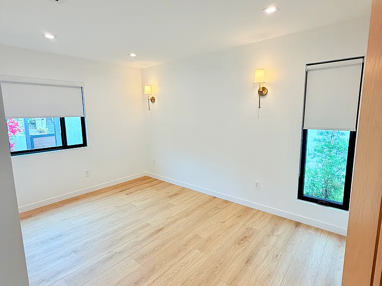 1265 Keniston Ave — Photo 10