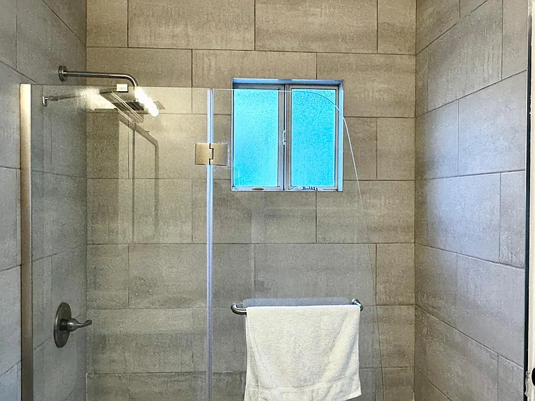 2133 N Buena Vista St — Photo 13