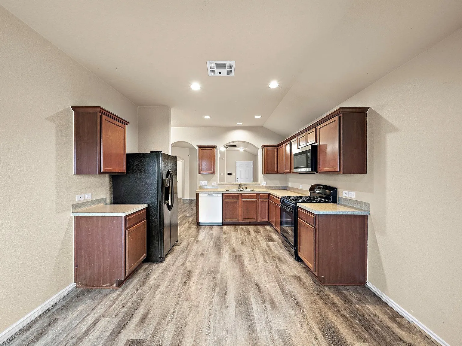 3 bed, 2.0 bath, 1491 sqft, $1,850 — Photo 2