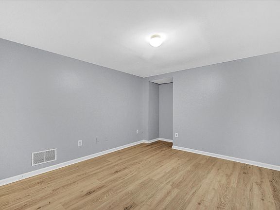 5th image of 27 Preakness Ct