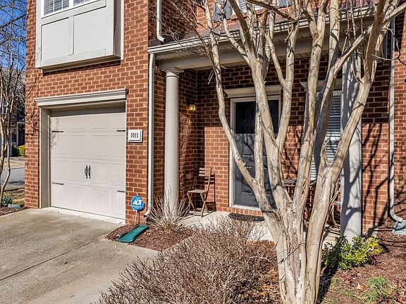 3rd image of 1011 Ashmore Dr