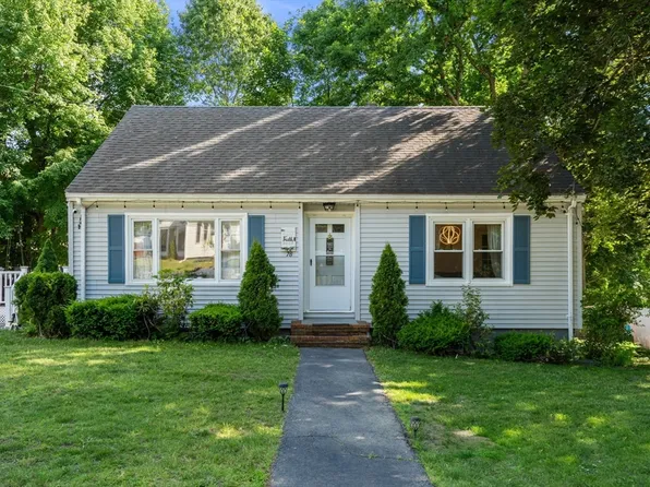 78 Arkansas Dr, Dracut, MA 01826