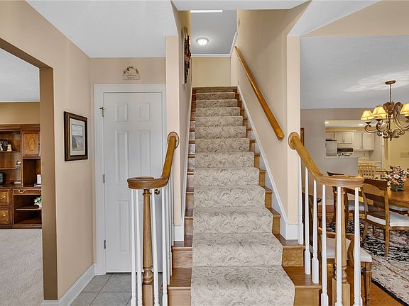 3rd image of 5109 Hemlock Ln