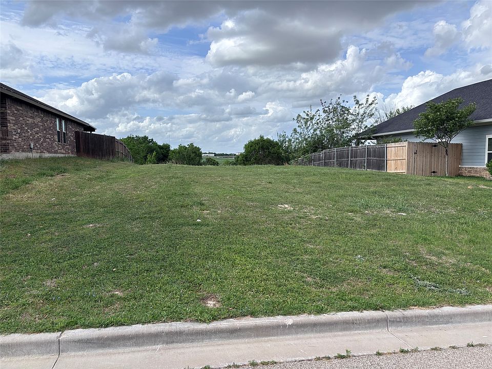 2nd image of 444 Paso Fino St