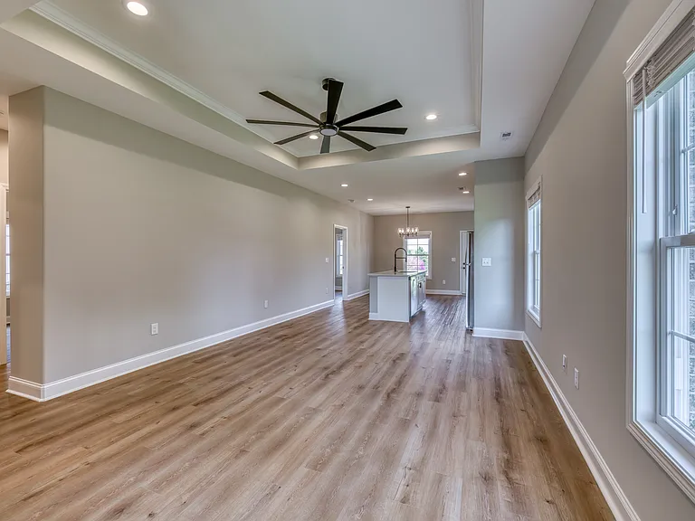 221 Monroe Dr — Photo 12