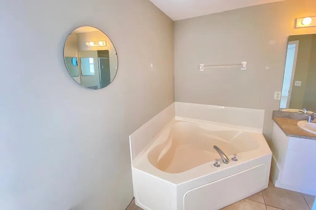 3 bed, 1422 sqft, $1,695 — Photo 4