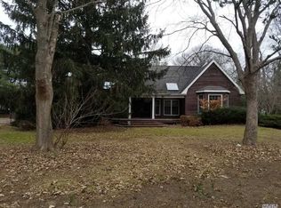 144 Old Neck Rd, Center Moriches, NY 11934