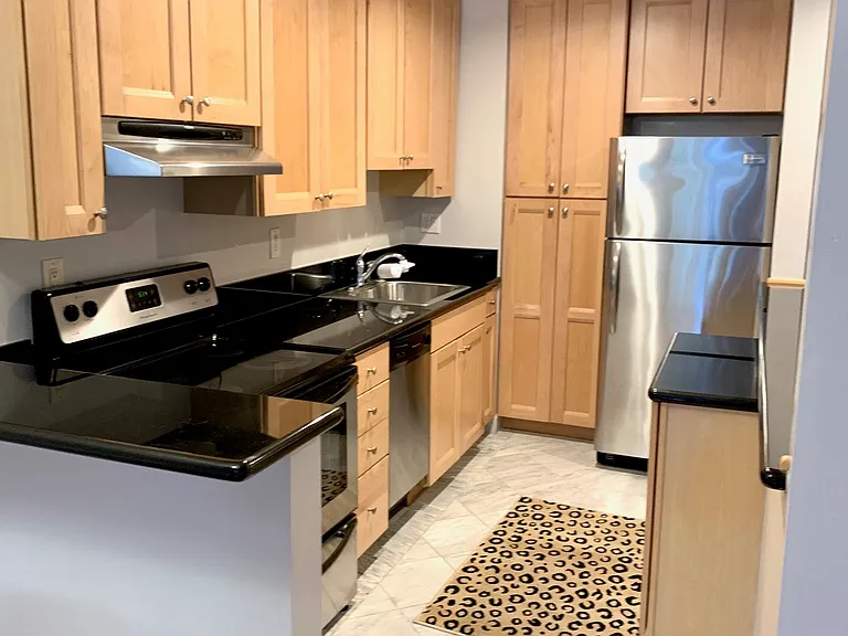 420 California Ave #11 — Photo 8