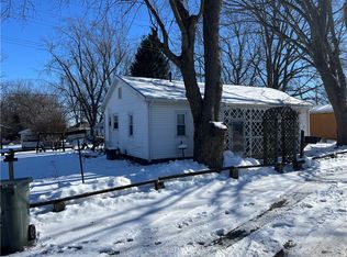 513 N 10th St, Charleston, IL