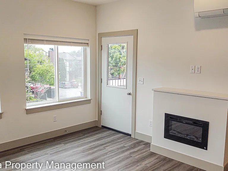 2550 & 2570 S Ave W — Photo 13