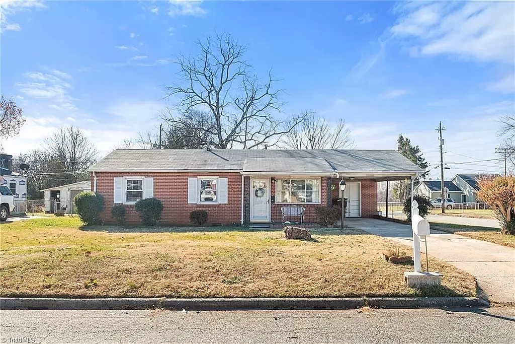 3 bed, 1116 sqft, $1,500 — Photo 1