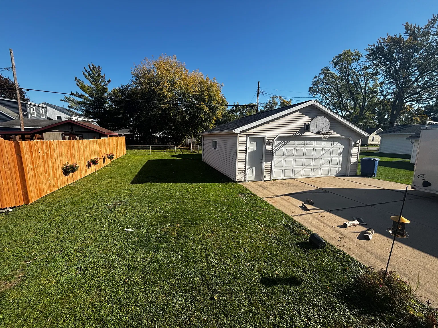 3 bed, 1.5 bath, 1287 sqft, $1,900 — Photo 1