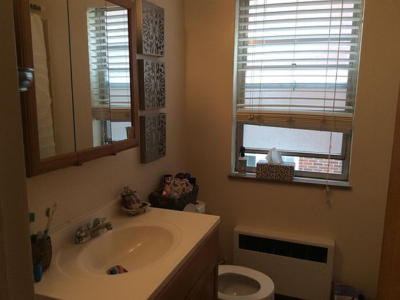 5th image of 15127 Lake Ave #302