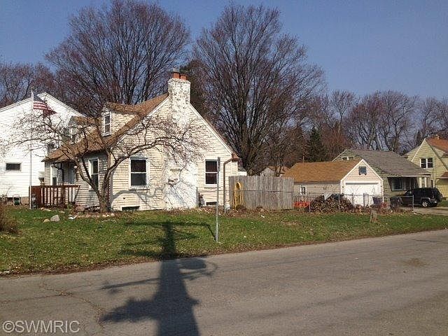 1st image of 1523 Leonard St NE