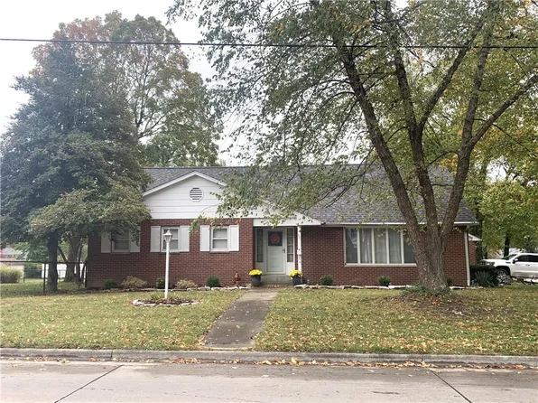 501 E 6th St, Pana, IL 62557
