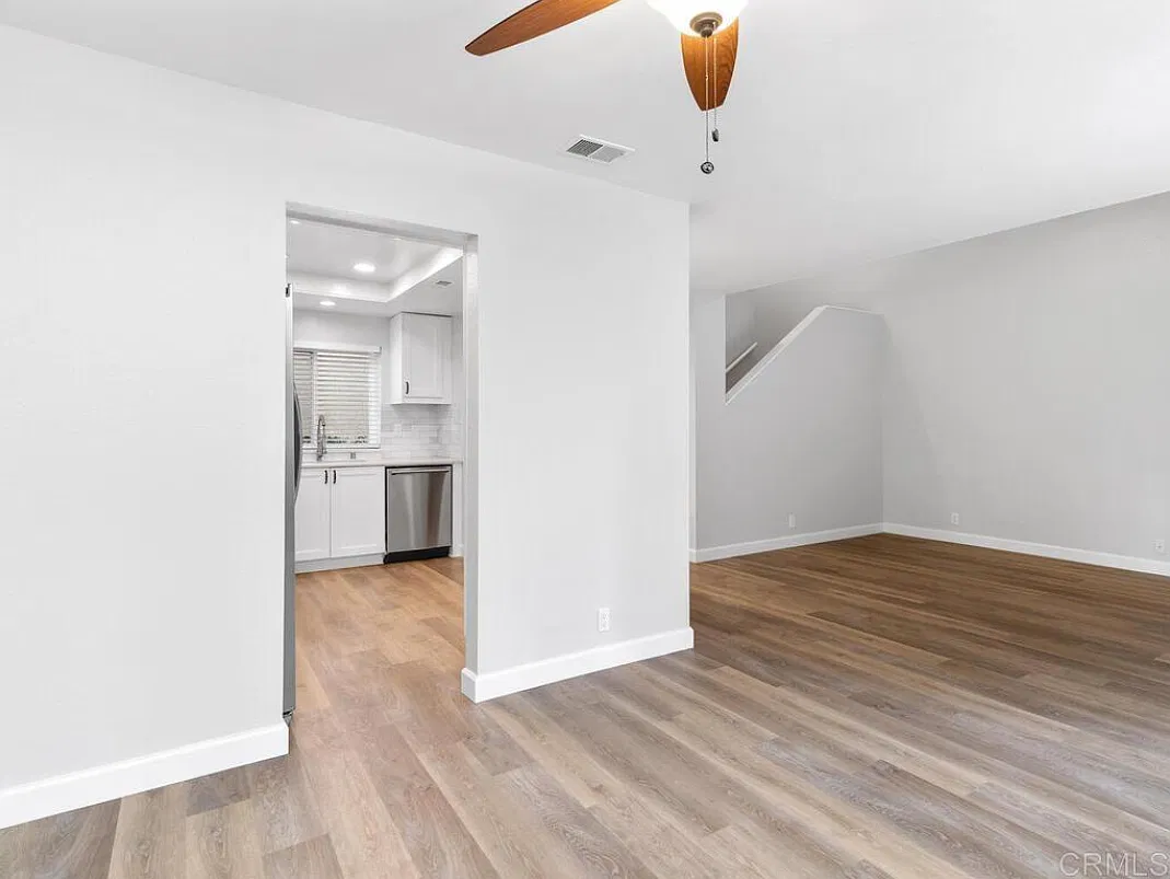 3 bed, 2.5 bath, 1474 sqft, $3,850 — Photo 3