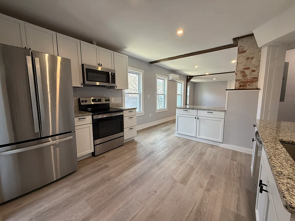 176 Church St #2